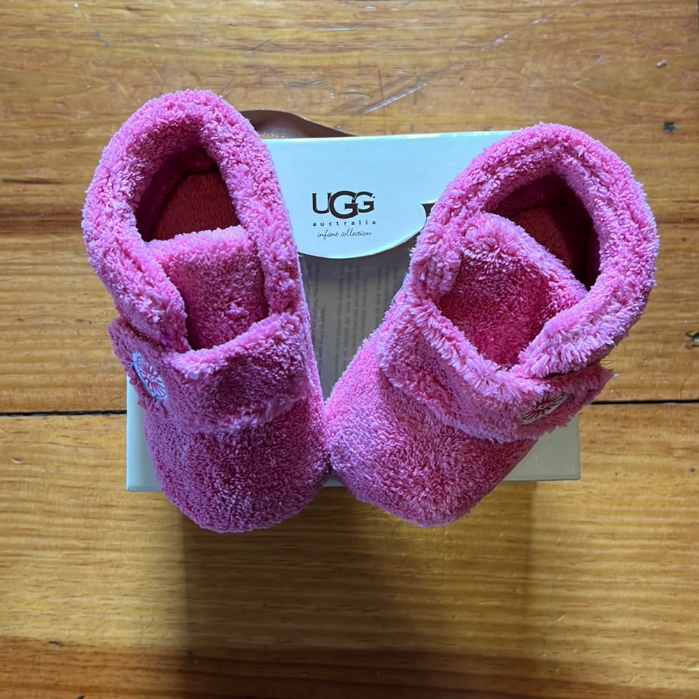 Ugg pink “Bixbee” booties